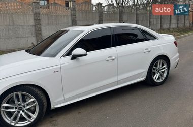 Седан Audi A4 2021 в Полтаві