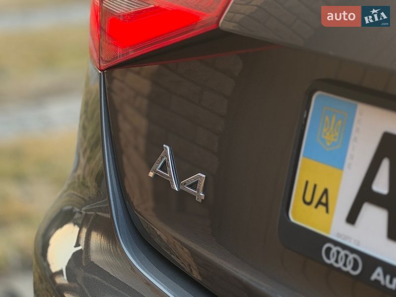 Седан Audi A4 2012 в Києві