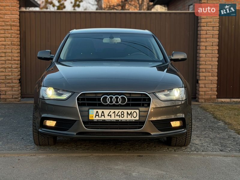 Седан Audi A4 2012 в Києві