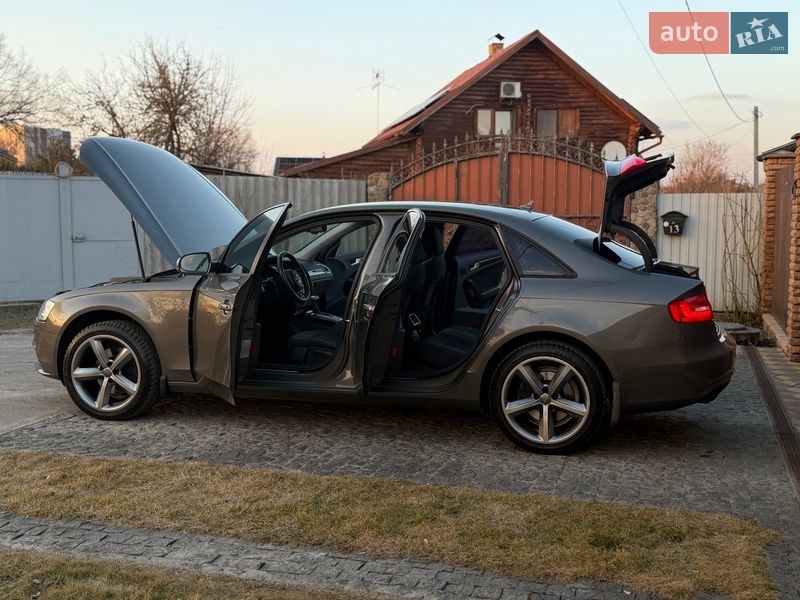 Седан Audi A4 2012 в Києві