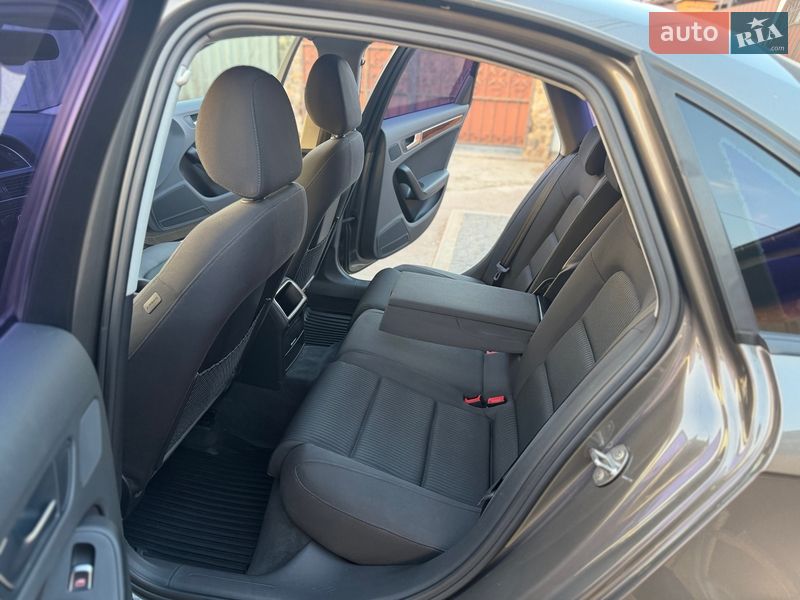 Седан Audi A4 2012 в Києві