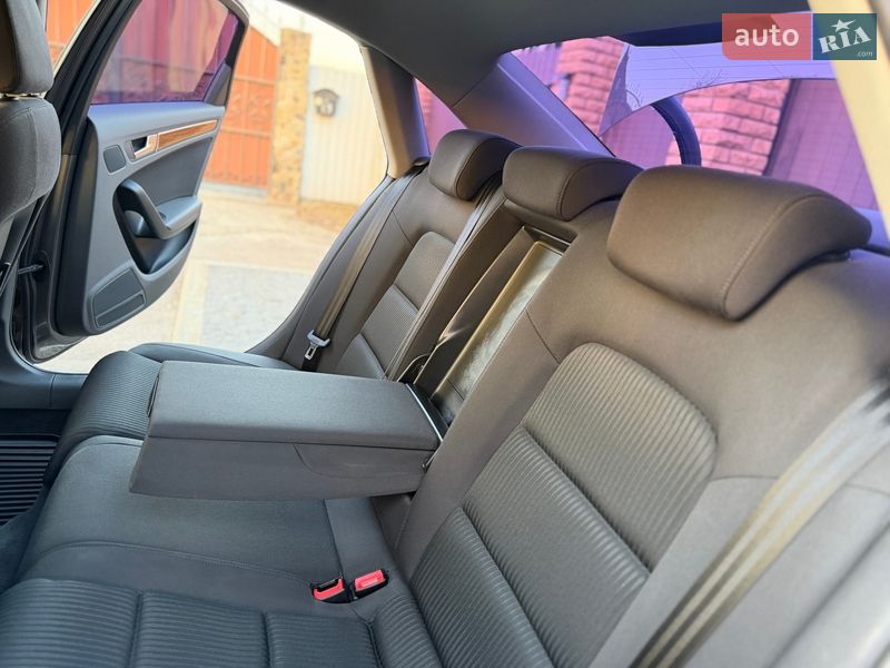 Седан Audi A4 2012 в Києві