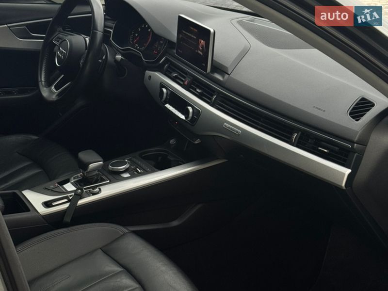 Седан Audi A4 2016 в Полтаві