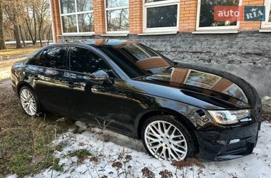 Седан Audi A4 2018 в Киеве