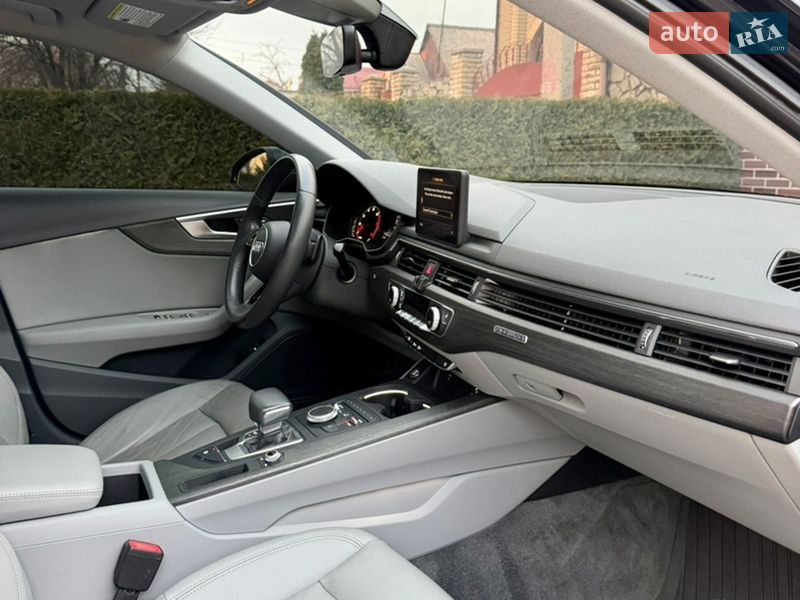 Седан Audi A4 2018 в Днепре