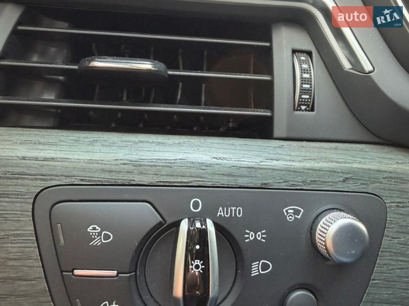 Седан Audi A4 2016 в Киеве