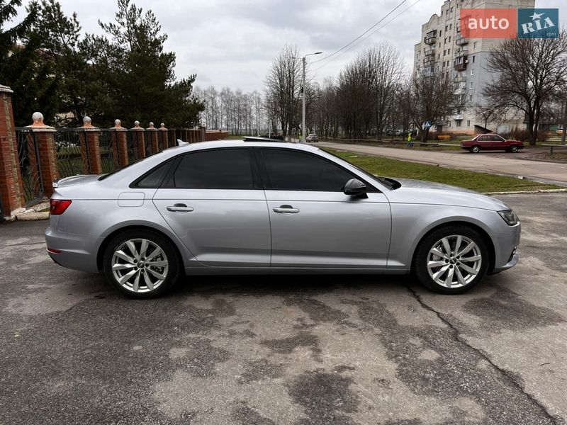 Седан Audi A4 2015 в Краснограде