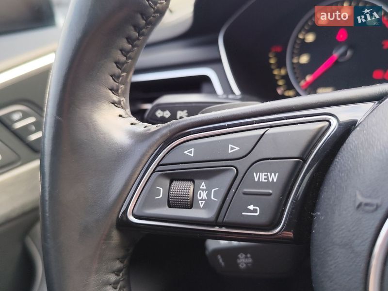 Седан Audi A4 2017 в Чернигове