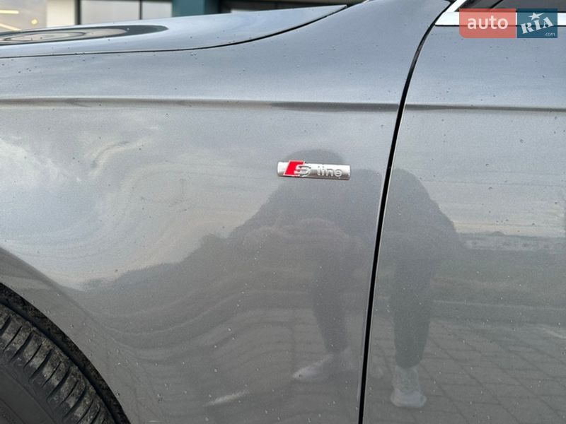 Седан Audi A4 2013 в Львове