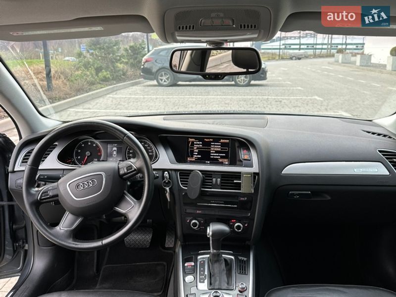 Седан Audi A4 2013 в Львове