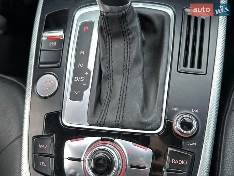 Седан Audi A4 2013 в Львове