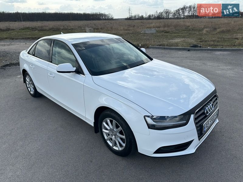 Седан Audi A4 2015 в Виннице