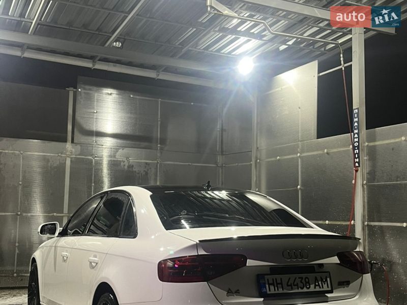 Седан Audi A4 2014 в Одессе