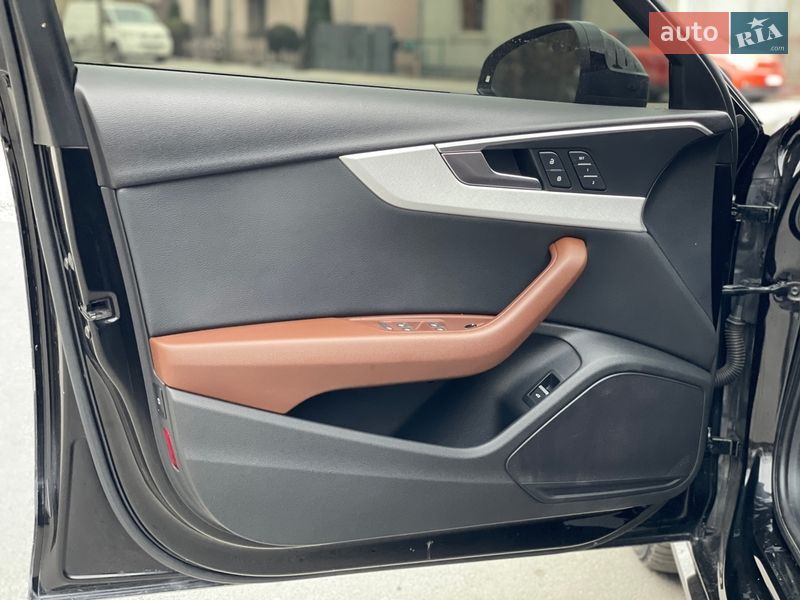 Седан Audi A4 2018 в Львові