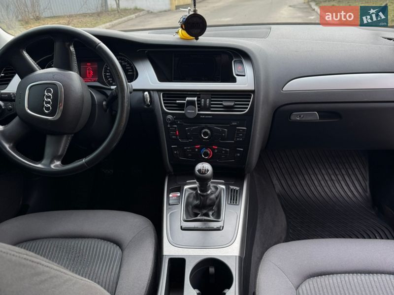 Седан Audi A4 2008 в Чернигове