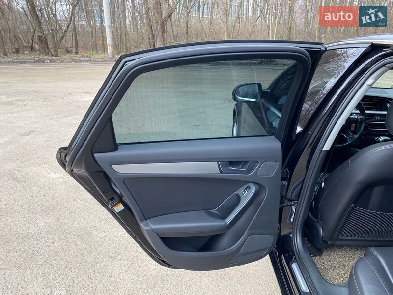 Седан Audi A4 2013 в Киеве