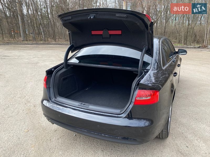 Седан Audi A4 2013 в Киеве