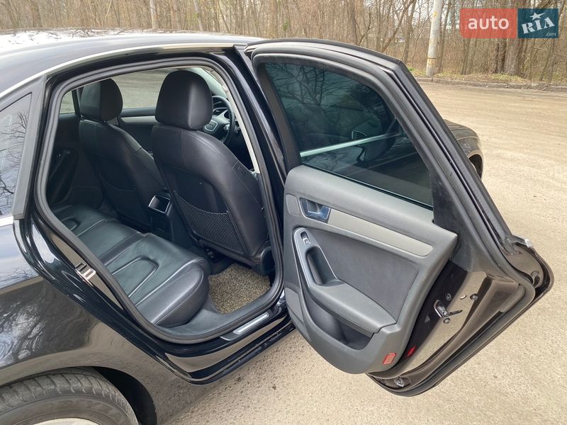 Седан Audi A4 2013 в Киеве