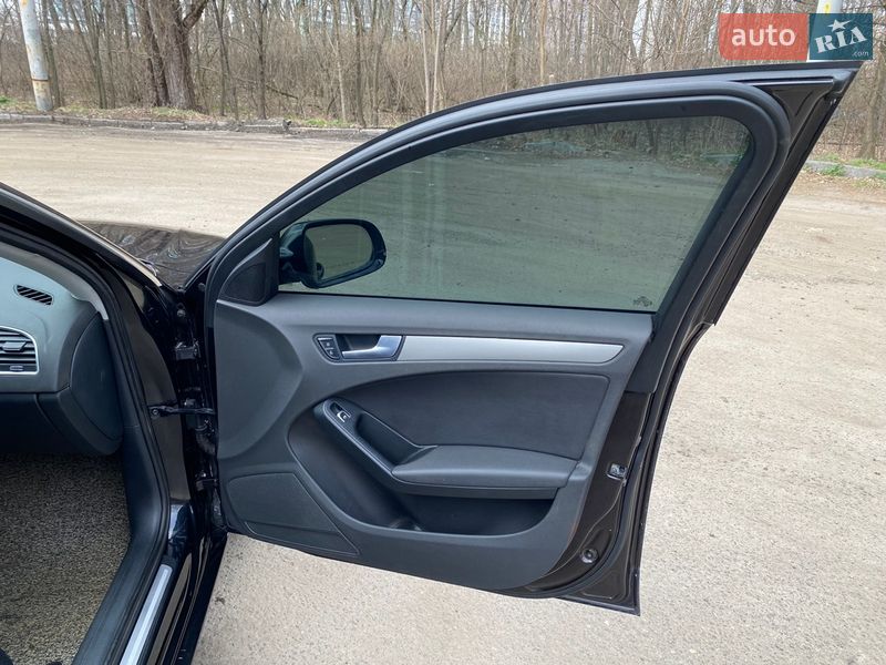 Седан Audi A4 2013 в Киеве