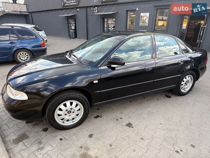 Седан Audi A4 1999 в Ровно