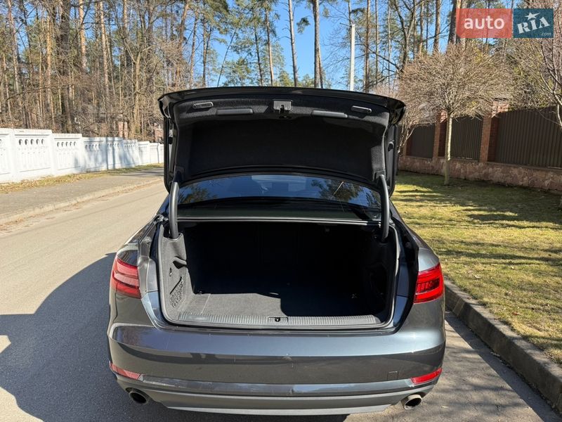 Седан Audi A4 2017 в Киеве