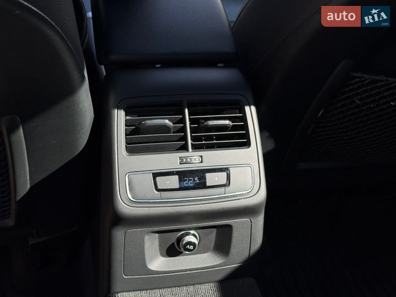 Седан Audi A4 2017 в Киеве