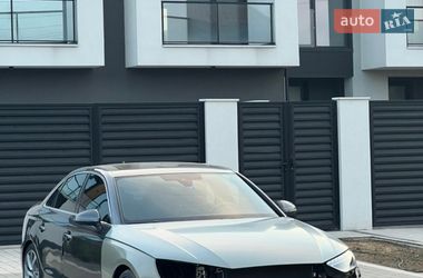 Седан Audi A4 2021 в Ужгороде