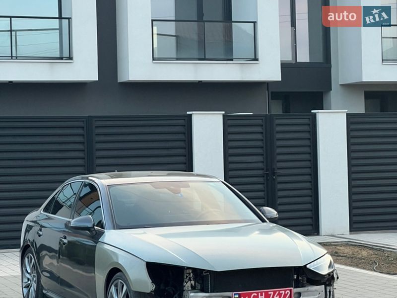 Седан Audi A4 2021 в Ужгороде