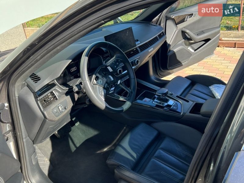 Седан Audi A4 2021 в Ужгороде