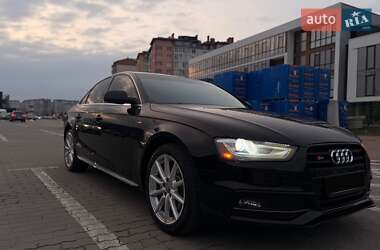Седан Audi A4 2014 в Івано-Франківську
