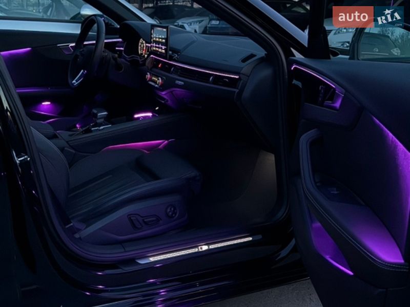 Седан Audi A4 2020 в Киеве