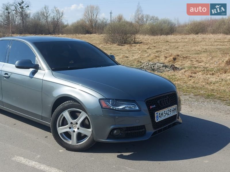 Седан Audi A4 2012 в Житомире