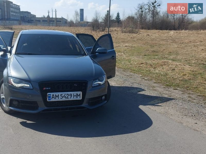 Седан Audi A4 2012 в Житомире