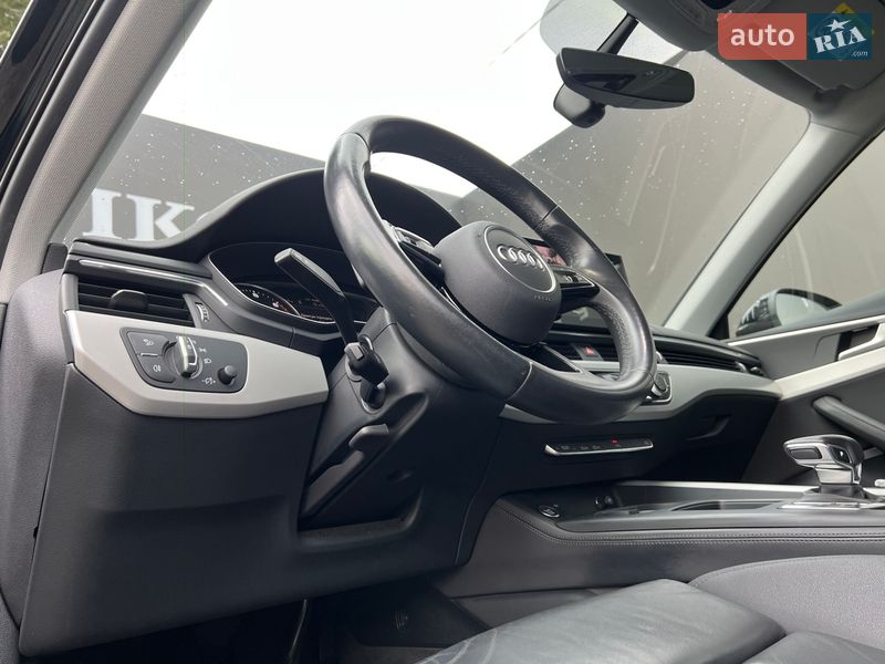 Седан Audi A4 2020 в Львове