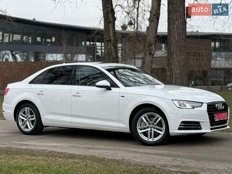 Седан Audi A4 2017 в Киеве