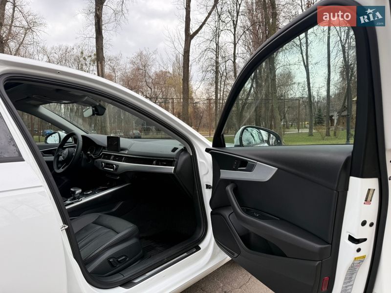 Седан Audi A4 2017 в Киеве