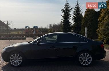 Седан Audi A4 2012 в Львове