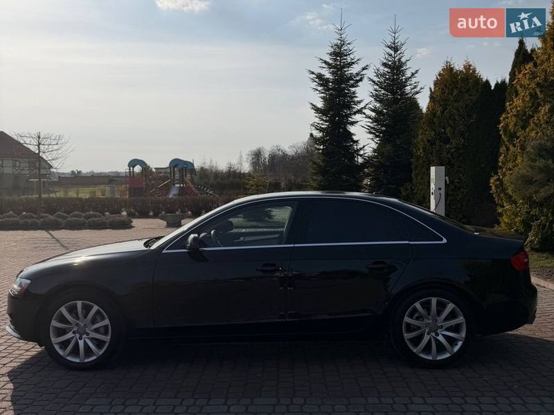 Седан Audi A4 2012 в Львові