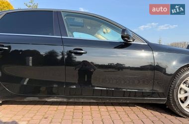 Седан Audi A4 2012 в Львове