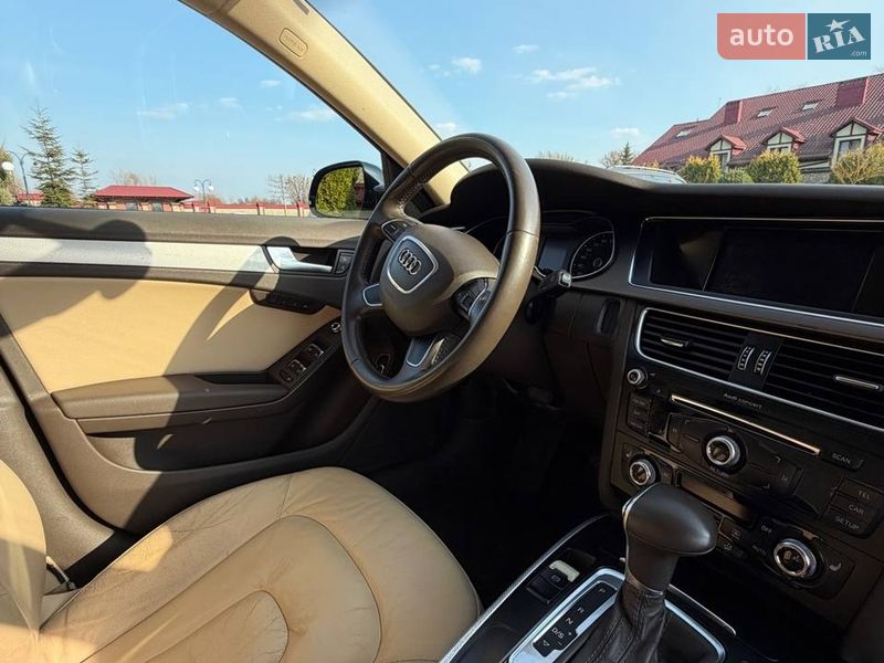 Седан Audi A4 2012 в Львові