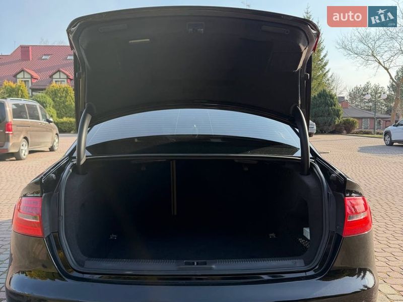 Седан Audi A4 2012 в Львові
