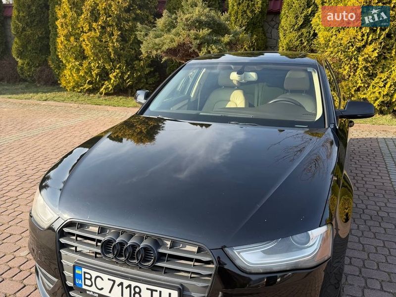 Седан Audi A4 2012 в Львові