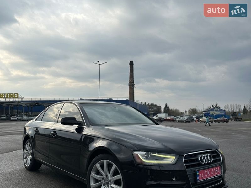 Седан Audi A4 2013 в Львове
