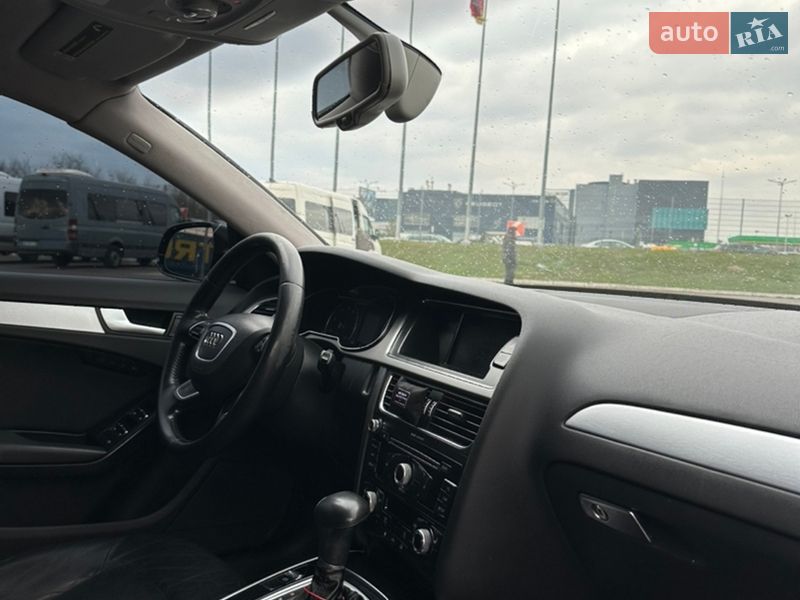 Седан Audi A4 2013 в Львове