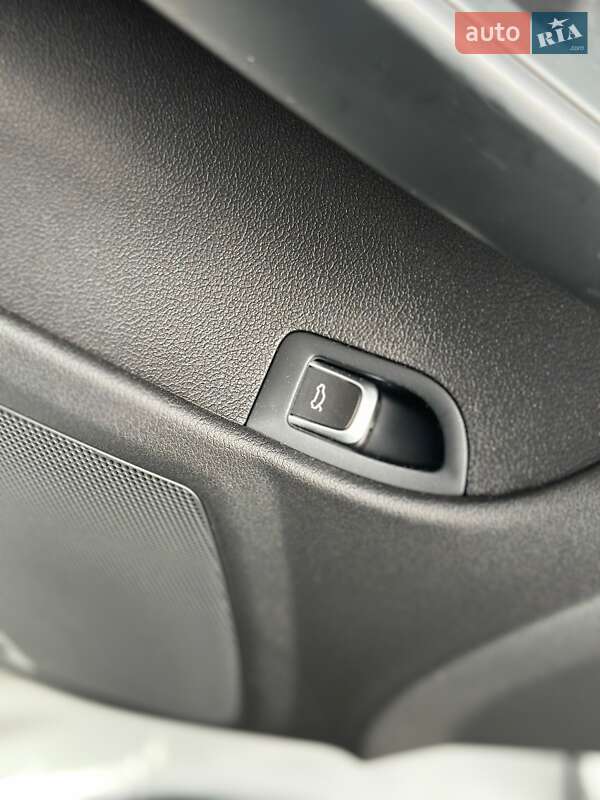 Седан Audi A4 2013 в Києві