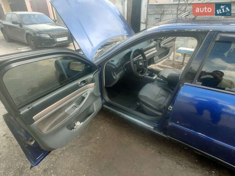 Седан Audi A4 2000 в Харькове