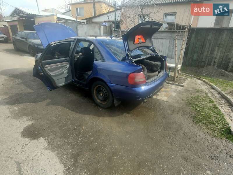 Седан Audi A4 2000 в Харькове