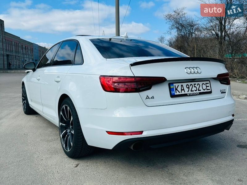 Седан Audi A4 2017 в Дніпрі