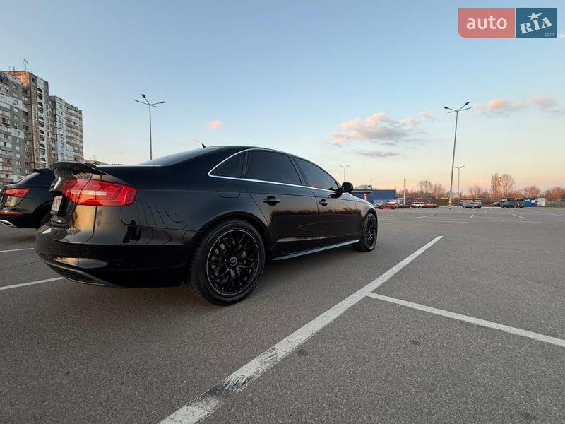 Седан Audi A4 2013 в Києві