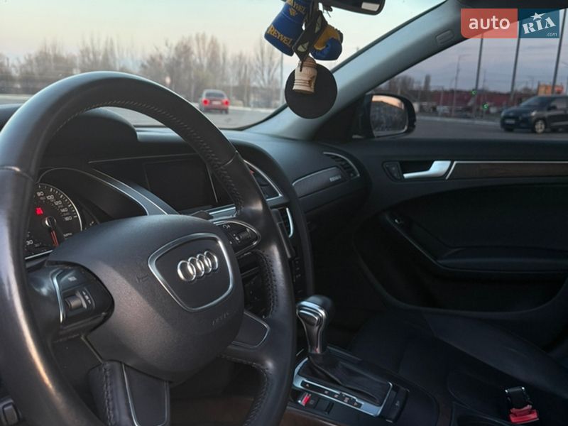 Седан Audi A4 2013 в Києві